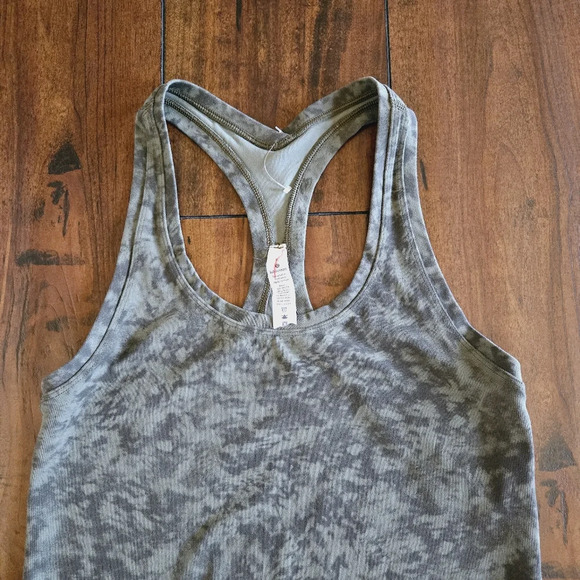 Lululemon Cool Racerback II Nulu Radial Tie Dye Graphite Green Tank Top Size 6 - Picture 3 of 9